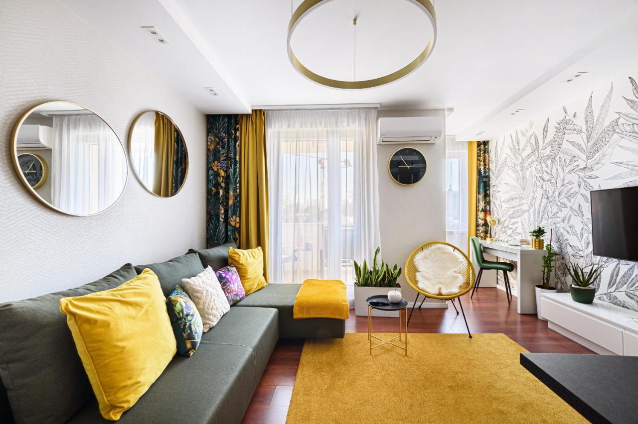 Hid19 Apartman Gyor Belvaros-Free Parking-Terrace Az Rq Vizi Elmenypark Es Gyogyfuerdonel Exterior foto